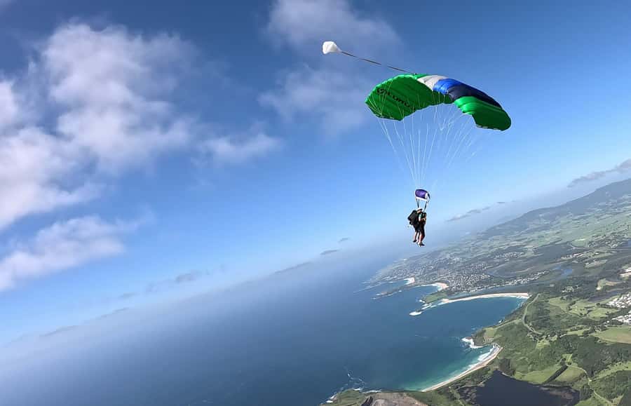 Sydney, Shellharbour: 15,000ft Tandem Beach Skydive - The $282 price and what you receive
