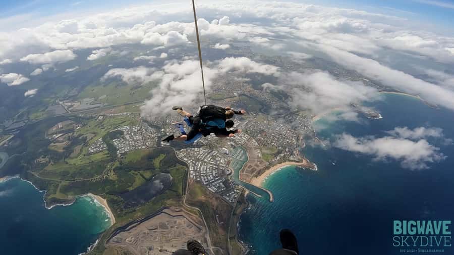 Sydney, Shellharbour: 15,000ft Tandem Beach Skydive - Weather is the one major uncertainty