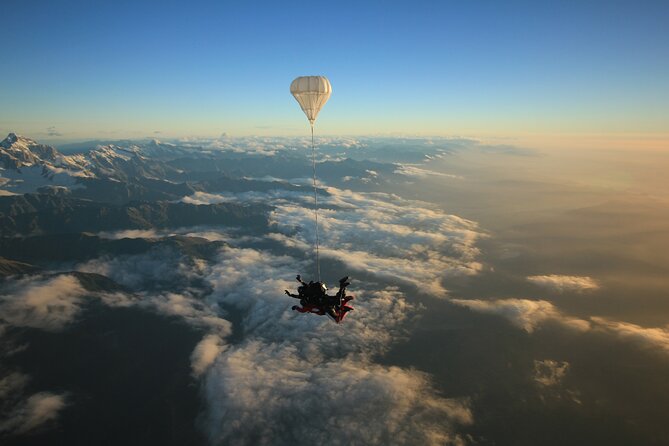 Tandem Skydive 13,000ft from Franz Josef - Why Franz Josef is such a striking place to jump