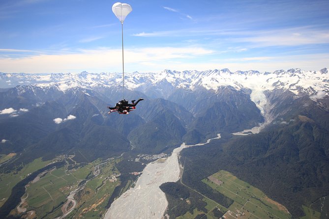 Tandem Skydive 16,500ft from Franz Josef - The view is the real West Coast reward