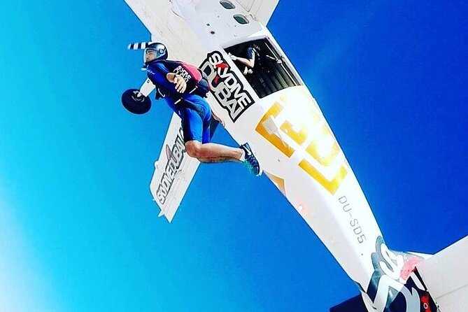 Tandem Skydive experience in Dubai - Palm Jumeirah or the Desert Drop Zone