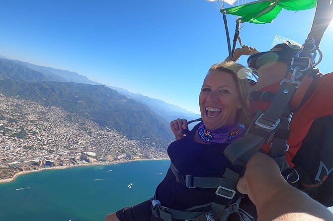 Tandem Skydive in Puerto Vallarta With Beach Landing - The 25-minute Cessna 182 flight