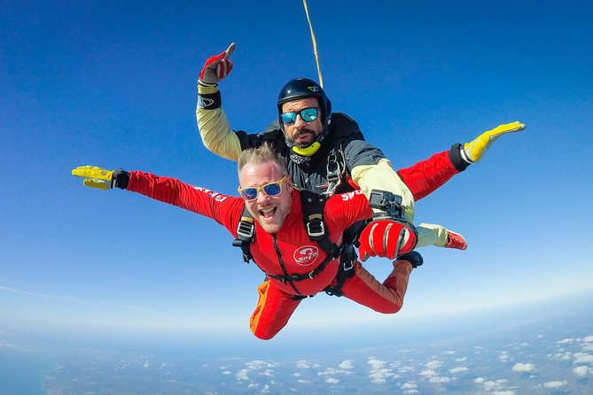 Tandem Skydiving — 30 min from Albufeira - Who will enjoy this tandem jump most
