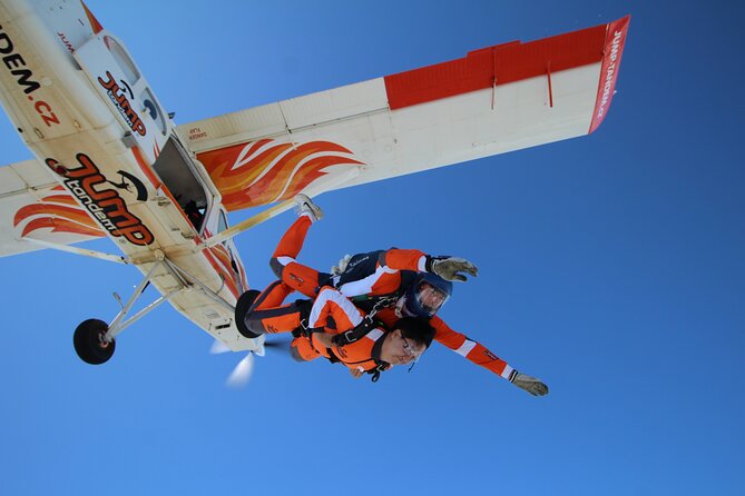 Tandem Skydiving in Prague - Tandem Jump with transfers! - What the $311.19 price really covers