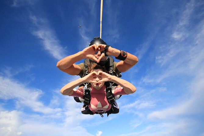 Tandem Skydiving Pattaya by Thai Sky Adventures - The parachute ride and return to earth
