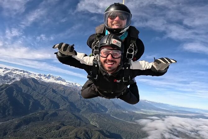 Tasman Experience and Skydive | Combo - A snowfield landing on the Tasman Glacier