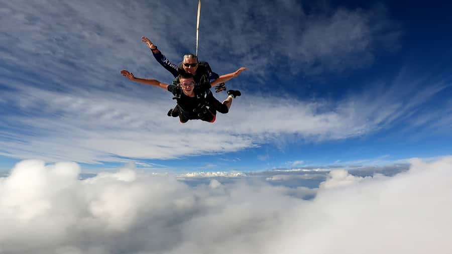 Torquay: Skydive over The Great Ocean Road - opt Melb pickup - The scenic flight to 15,000 feet