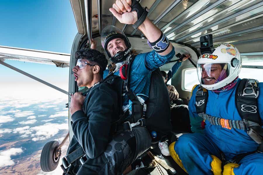 Torquay: Skydive over The Great Ocean Road - opt Melb pickup - Arriving in Torquay or choosing Melbourne pickup